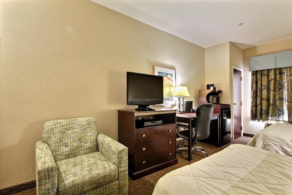 Magnolia Inn And Suites Pooler Exteriér fotografie