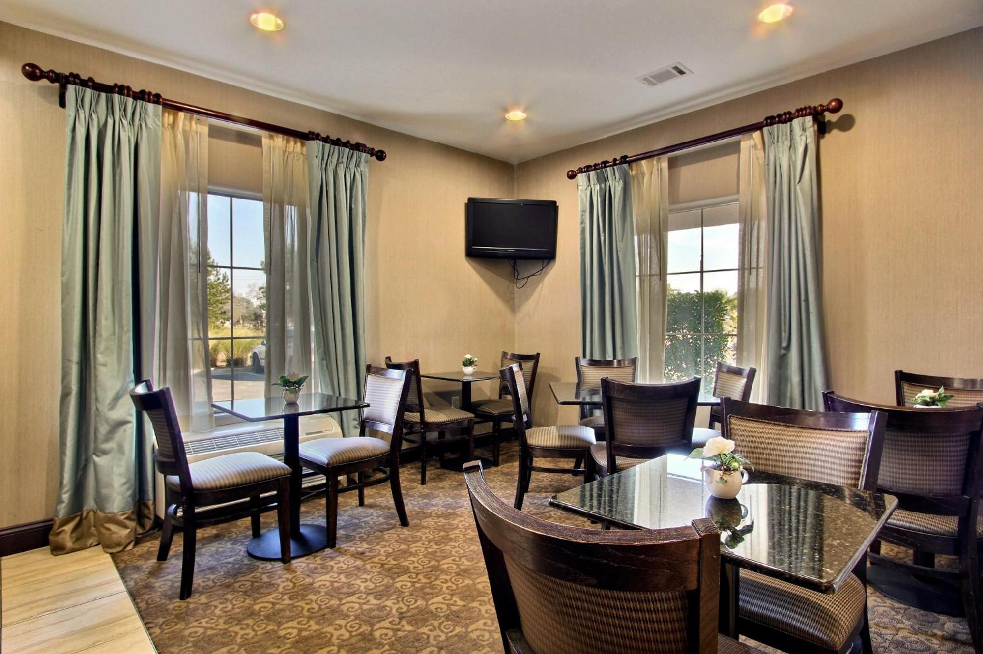 Magnolia Inn And Suites Pooler Exteriér fotografie