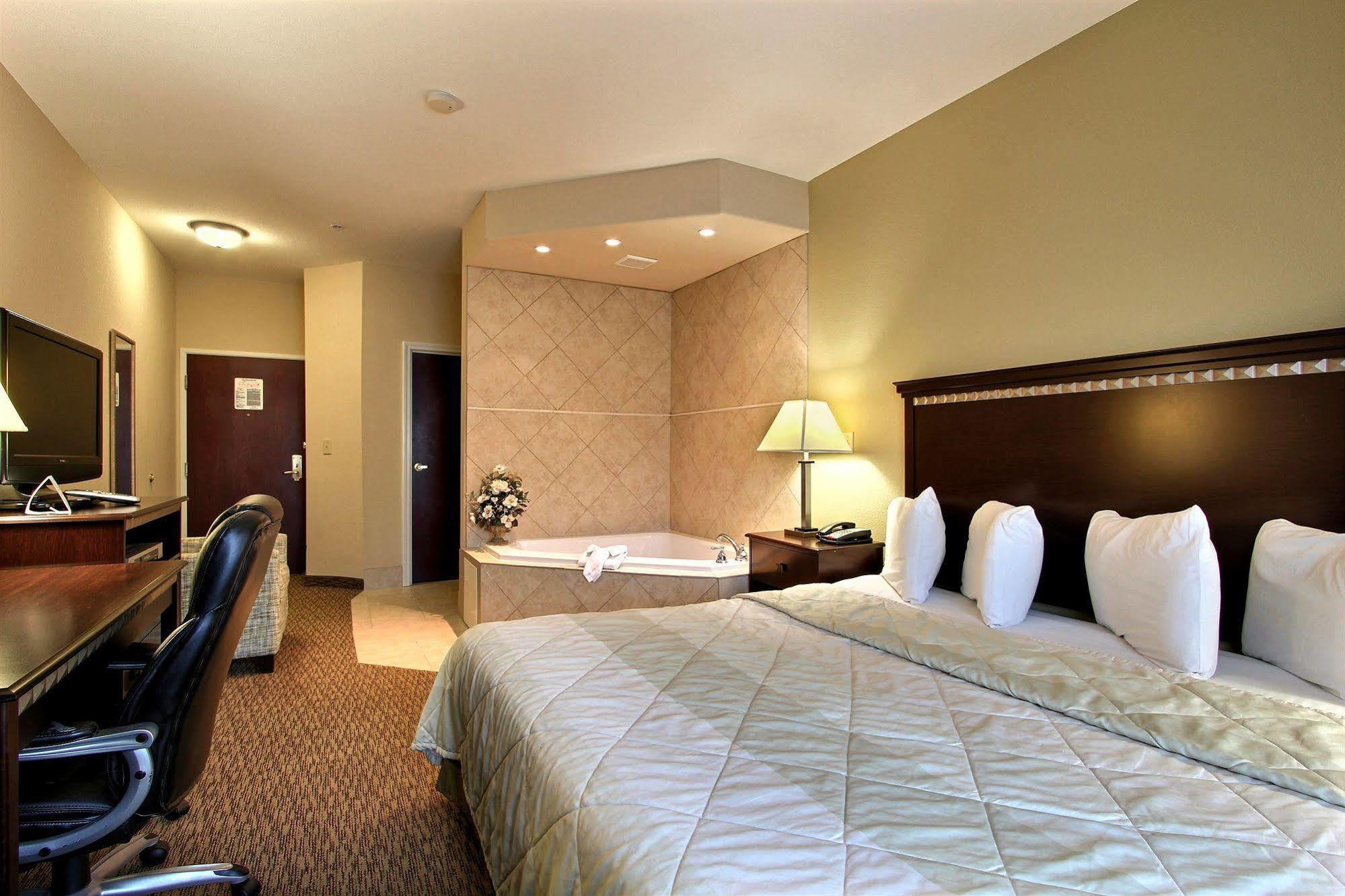 Magnolia Inn And Suites Pooler Exteriér fotografie